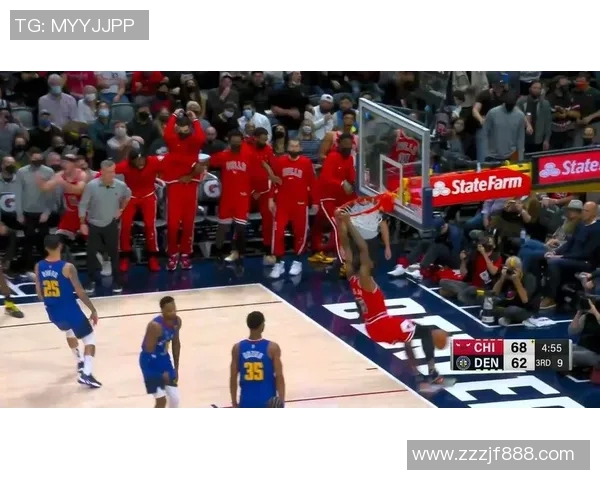 小琼斯精彩扣篮对决猛龙队展现惊人弹跳与技巧的巅峰时刻