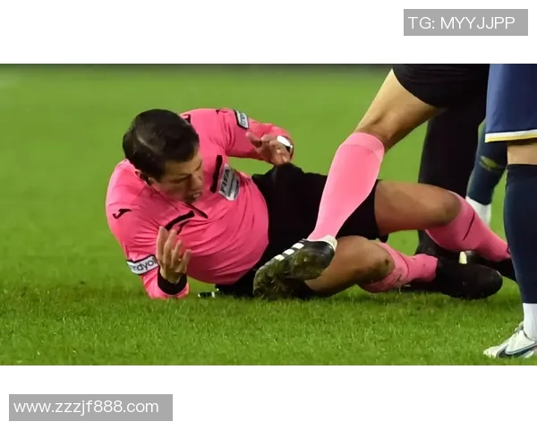 北京与四川的裁判争议引发热议球迷对判罚公正性提出质疑 北京与四川的裁判争议引发热议球迷对判罚公正性提出质疑