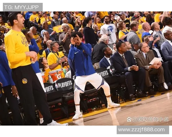 NBA猛龙与勇士激战正酣双方球员表现精彩引发球迷热议 NBA猛龙与勇士激战正酣双方球员表现精彩引发球迷热议