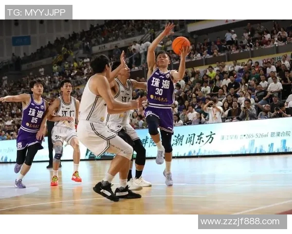 深圳男子篮球队迎战珠海队展开激烈对决期待精彩瞬间和精彩表现